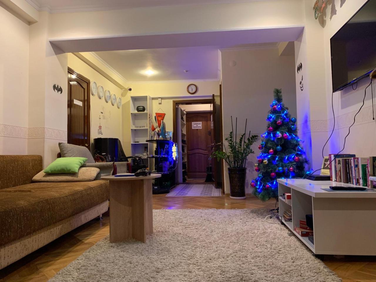West Point Capsule Hostel Алма Ата Екстериор снимка