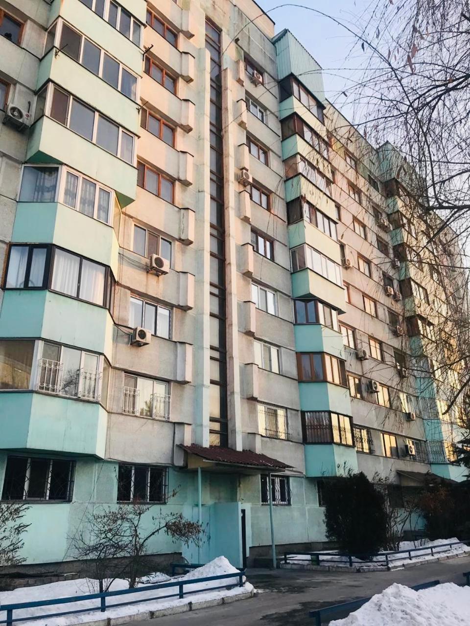 West Point Capsule Hostel Алма Ата Екстериор снимка
