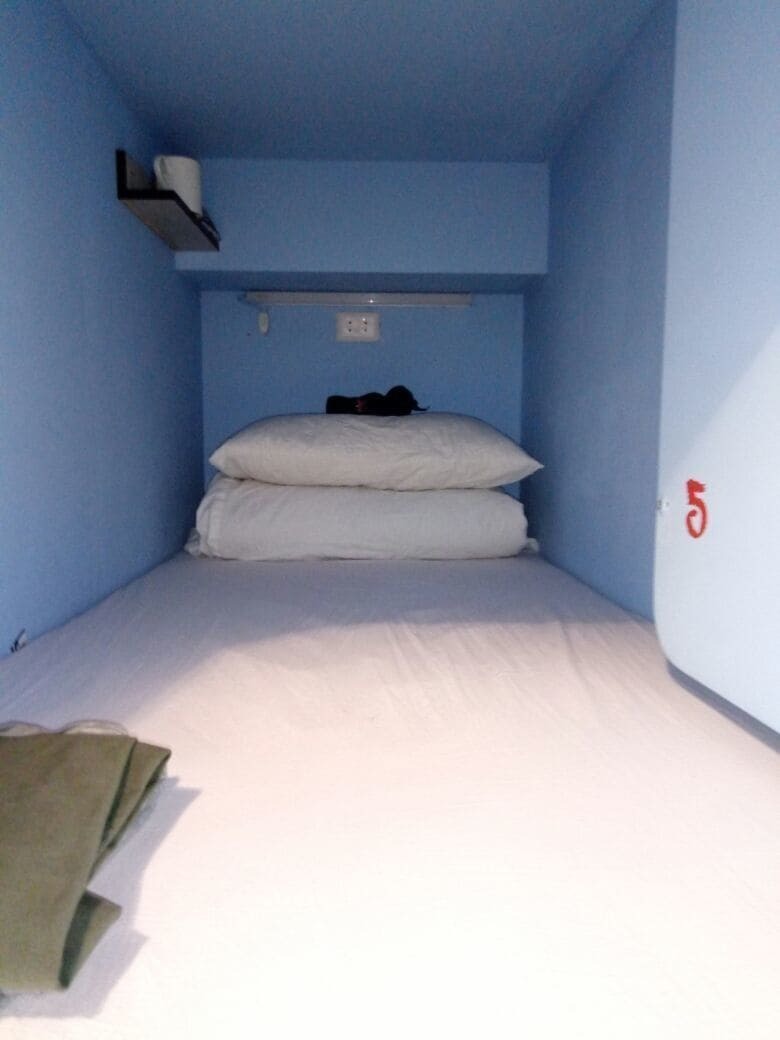 West Point Capsule Hostel Алма Ата Екстериор снимка